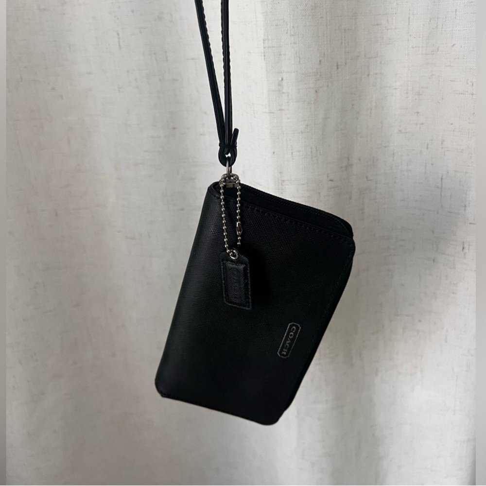 Authentic Coach Wristlet - Picture 12 of 13